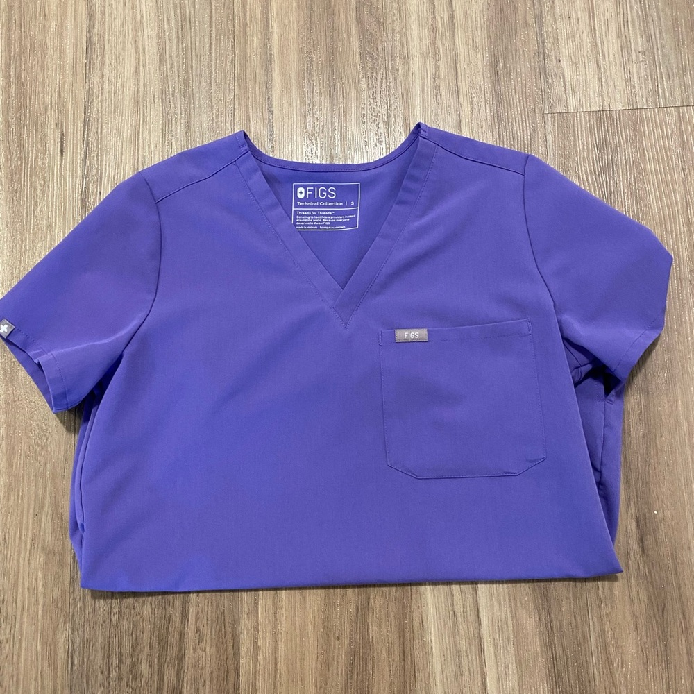 FIGS Catarina One Pocket Scrub Top